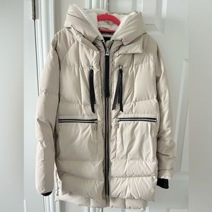 Orolay Women's Thickened Down Jacket / winter coat